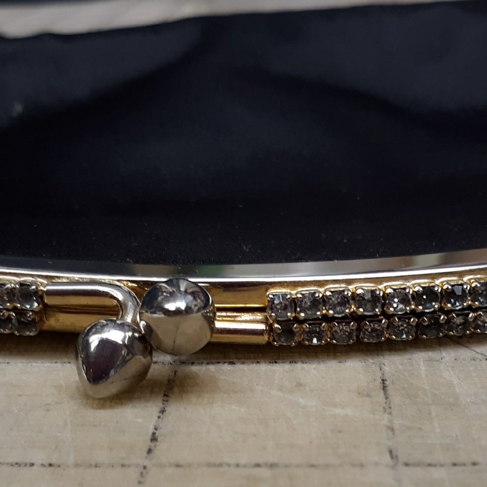 Vintage Mel-Ton kiss latch clutch fully lined